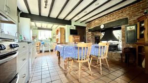 Kitchen/Breakfast Room- click for photo gallery